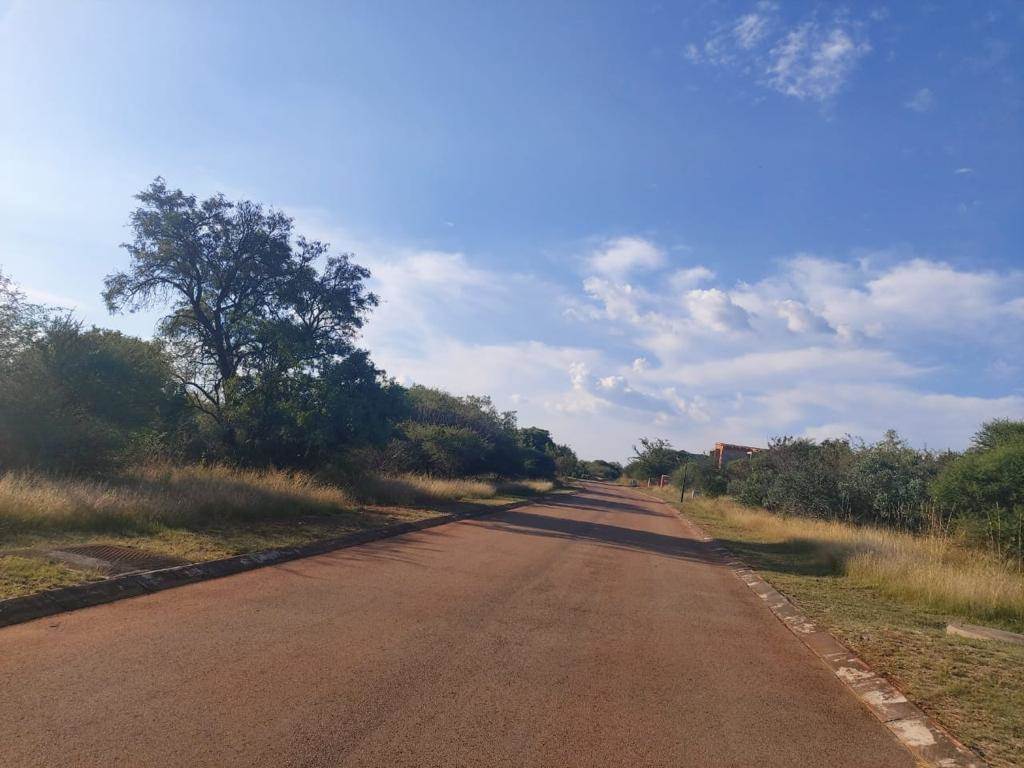 927 m² Land available in Seasons Lifestyle Estate photo number 3