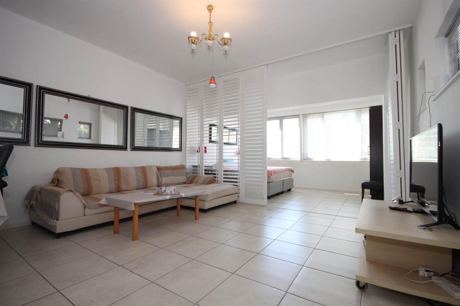 1 Bed Apartment in Green Point photo number 5
