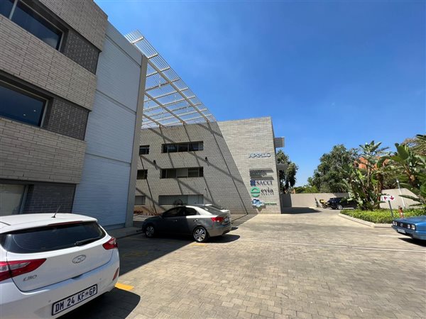 318  m² Commercial space