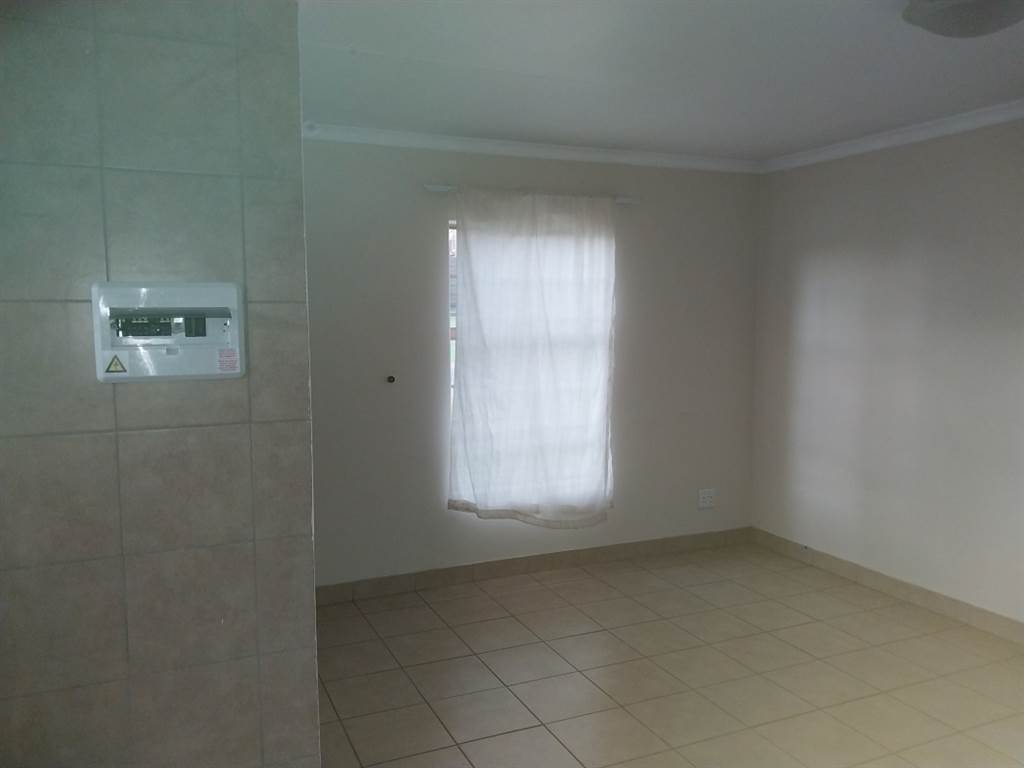 3 Bed House in Olievenhoutbosch photo number 9