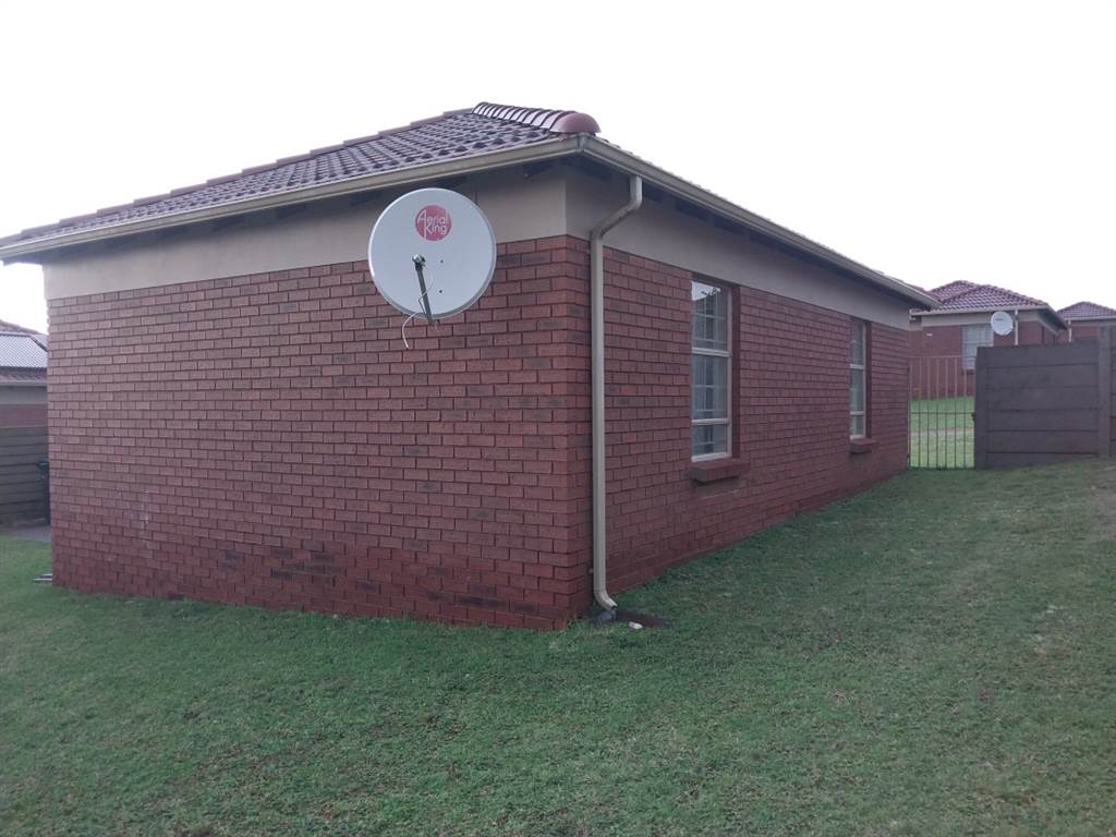 3 Bed House in Olievenhoutbosch photo number 29