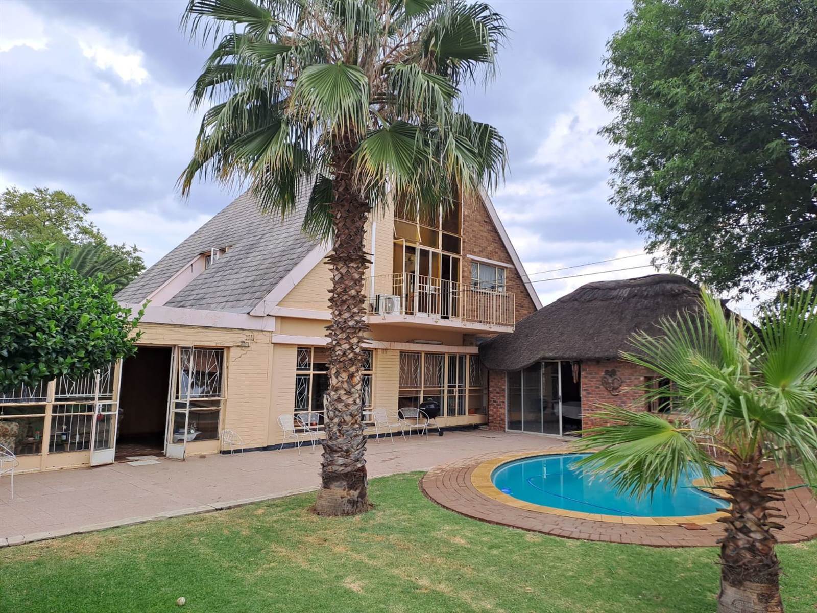 4 Bed House in Jim Fouche Park photo number 4