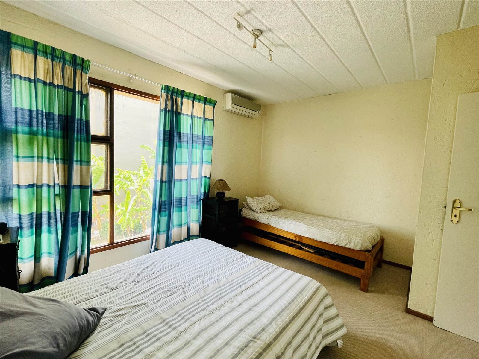 2 Bed Duplex in Hartbeespoort Dam photo number 8