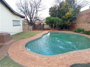 5 Bed House in Casseldale