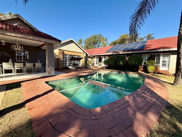 5 Bedroom House 5 Bedroom House