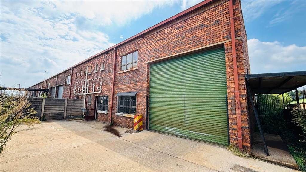 350  m² Industrial space in Daleside photo number 1