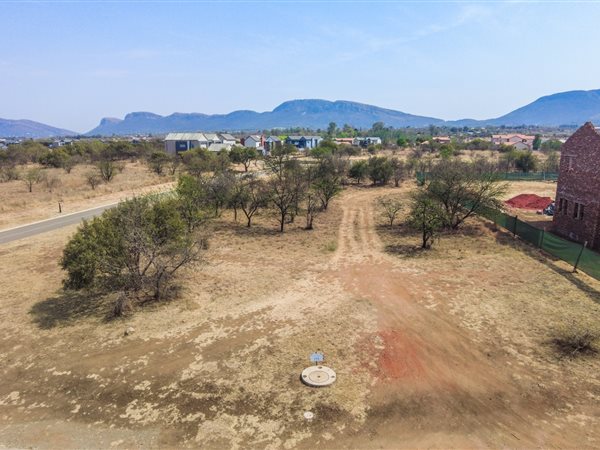 1 351 m² Land