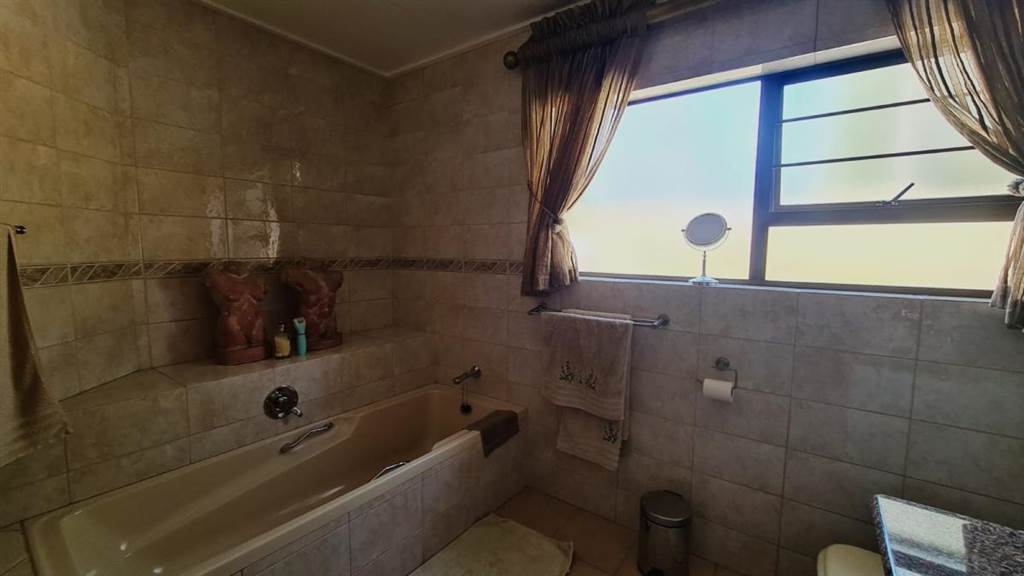 5 Bed House in Secunda photo number 27