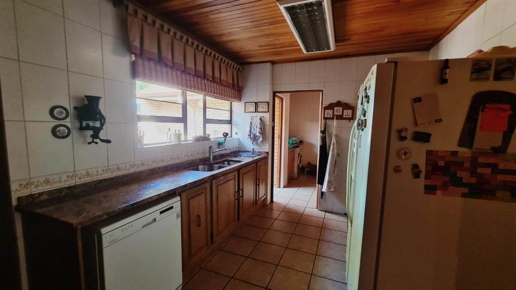 5 Bed House in Secunda photo number 16