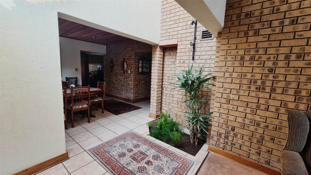 5 Bed House in Secunda photo number 13