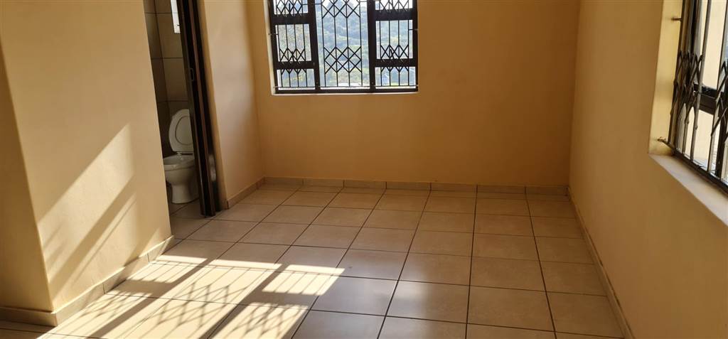 1 Bed Apartment in Umgababa photo number 3