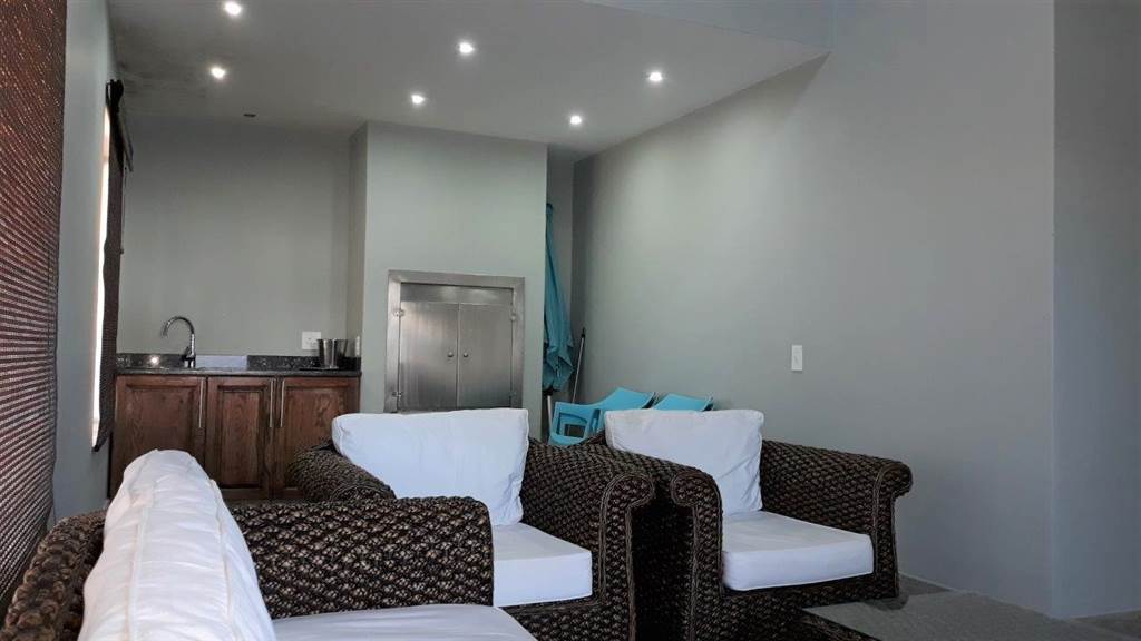 4 Bed House in Port Nolloth photo number 22