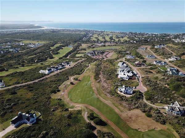 1428 m² Land available in St Francis Links