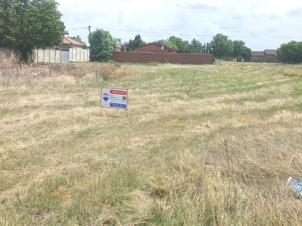 1116 m² Land available in Hennenman