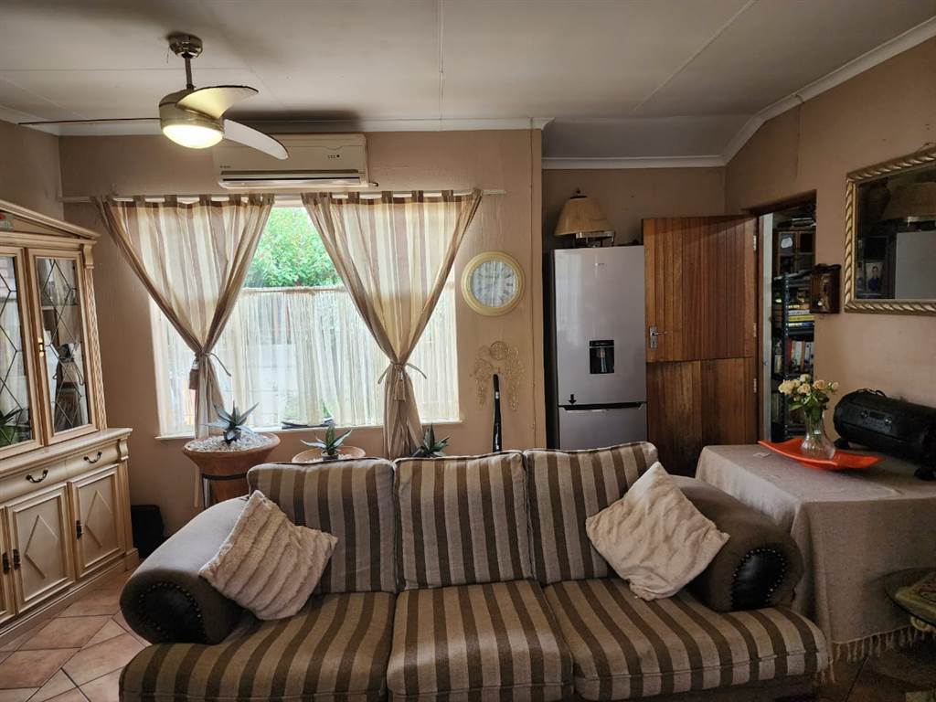 2 Bed House in Suiderberg photo number 20