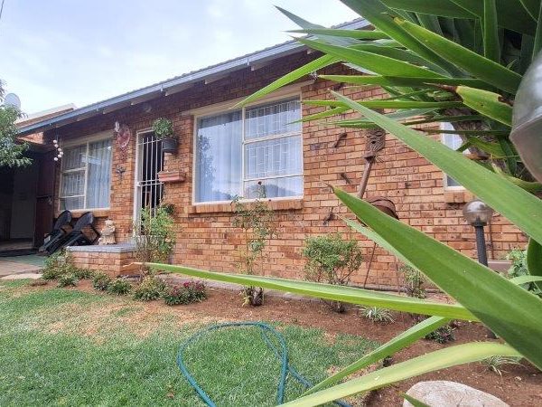 3 Bedroom Townhouse 3 Bedroom Townhouse