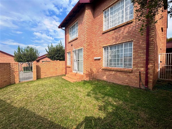 2 Bedroom Townhouse 2 Bedroom Townhouse