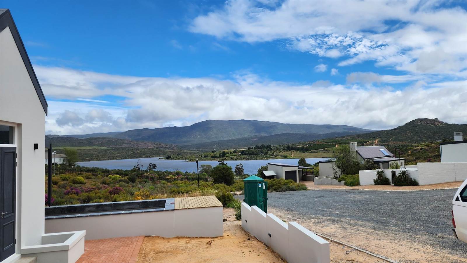 4 Bed House in Clanwilliam photo number 2