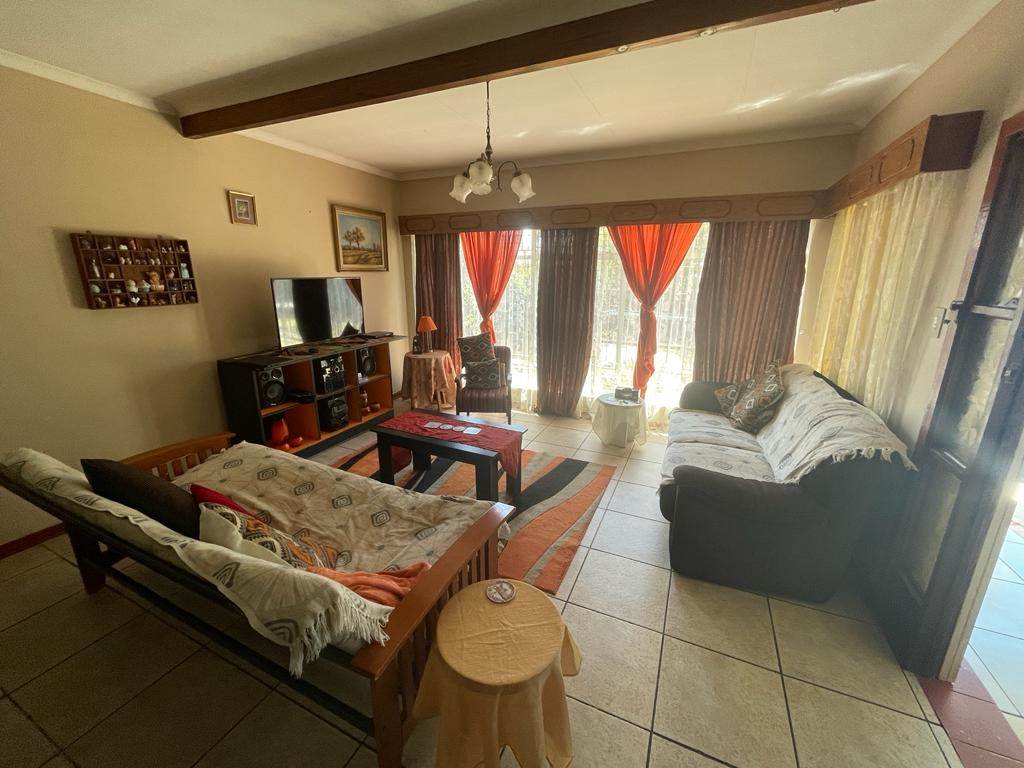 3 Bed Townhouse in Parys photo number 18