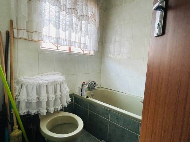 3 Bed House in Kwa Thema photo number 24