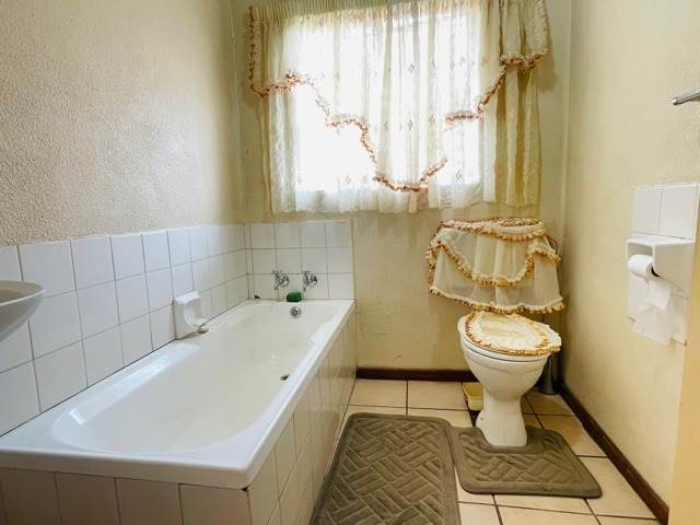 3 Bed House in Kwa Thema photo number 17