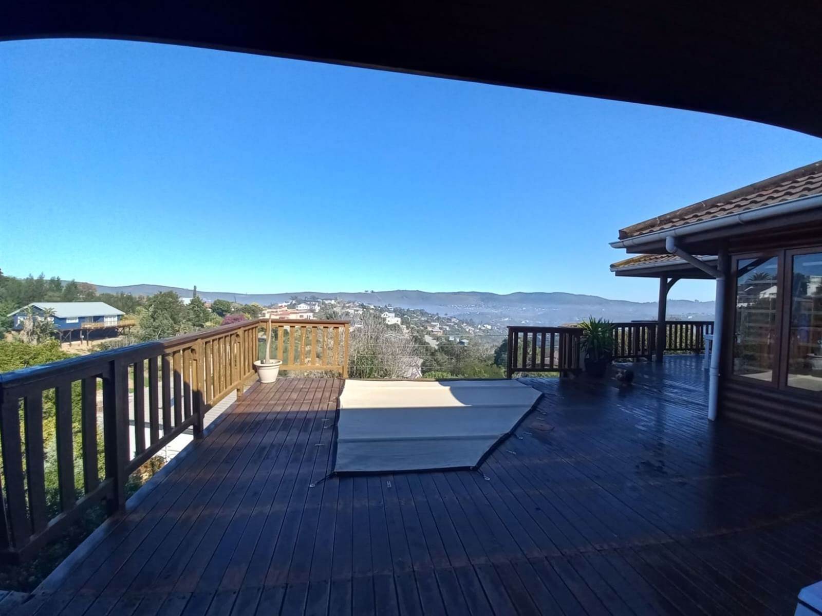 3 Bed House in Knysna Heights photo number 17