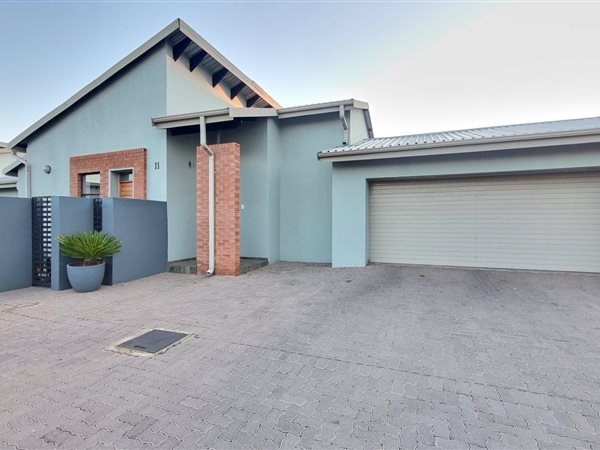 3 Bedroom Townhouse 3 Bedroom Townhouse