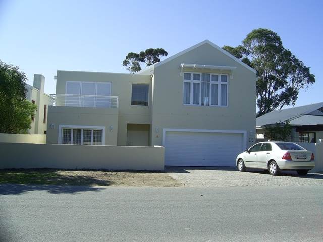 4 Bed House in Leisure Isle photo number 1