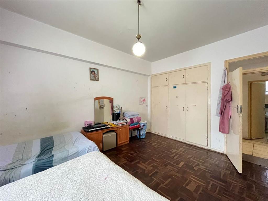 1 Bed Flat in Yeoville photo number 9