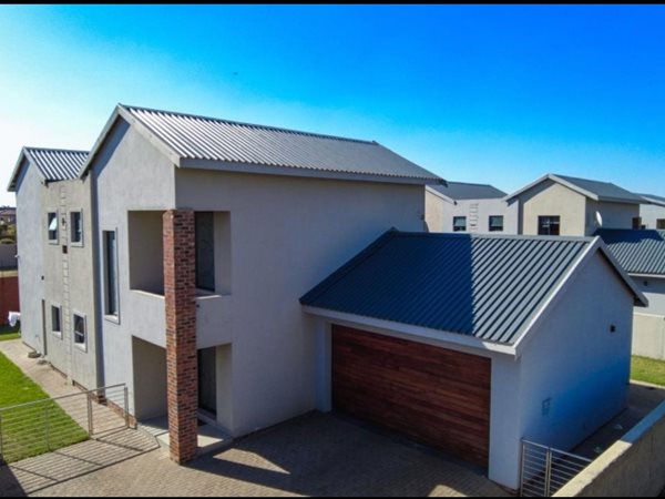 4 Bedroom House 4 Bedroom House