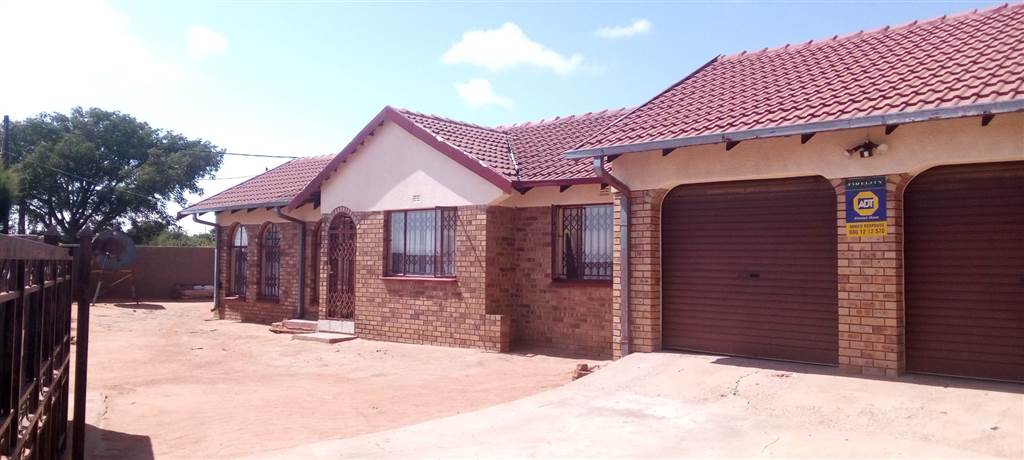 3 Bed House in Mankweng photo number 1