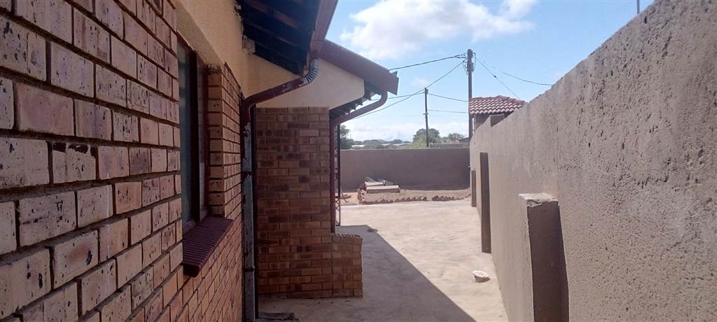 3 Bed House in Mankweng photo number 14