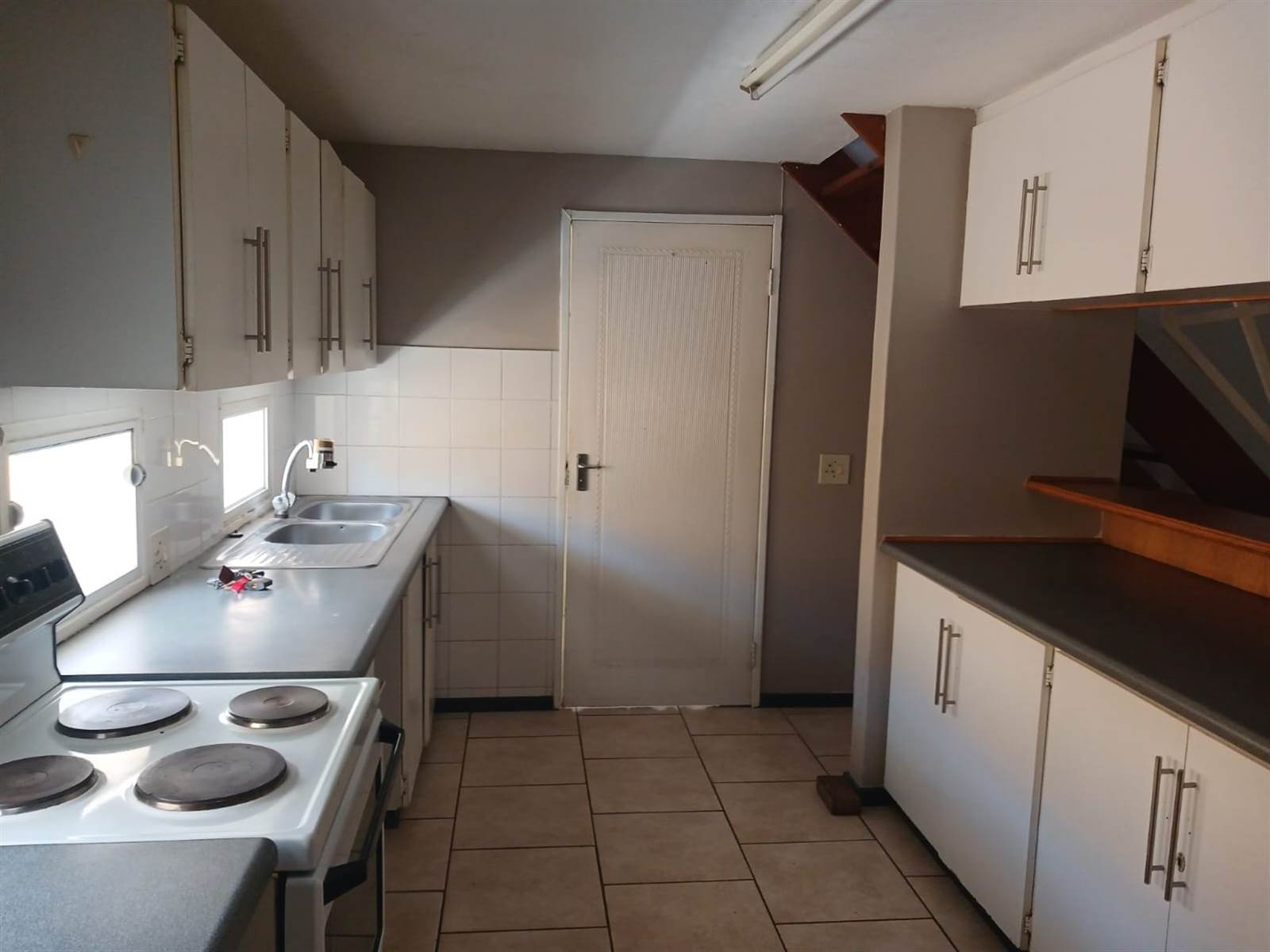 2 Bed Apartment in Kroonstad photo number 3