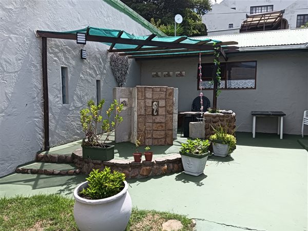 4 Bedroom House 4 Bedroom House