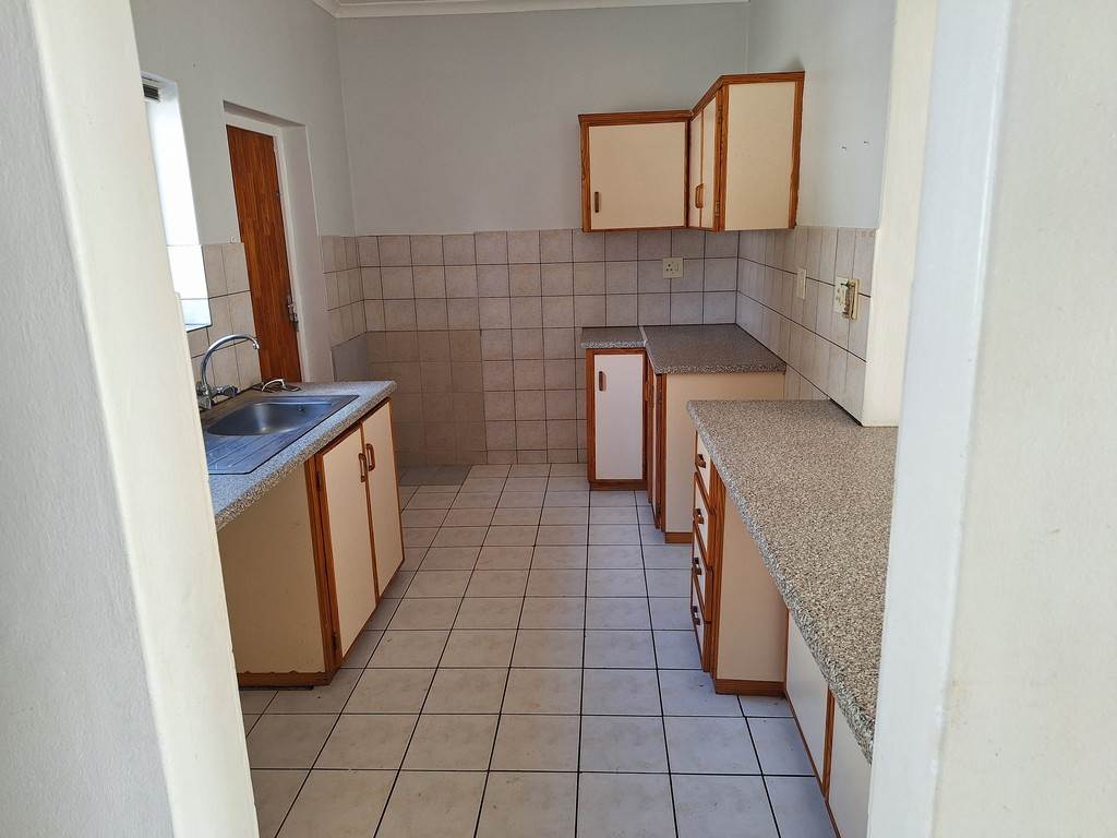 3 Bed House in Bredasdorp photo number 10
