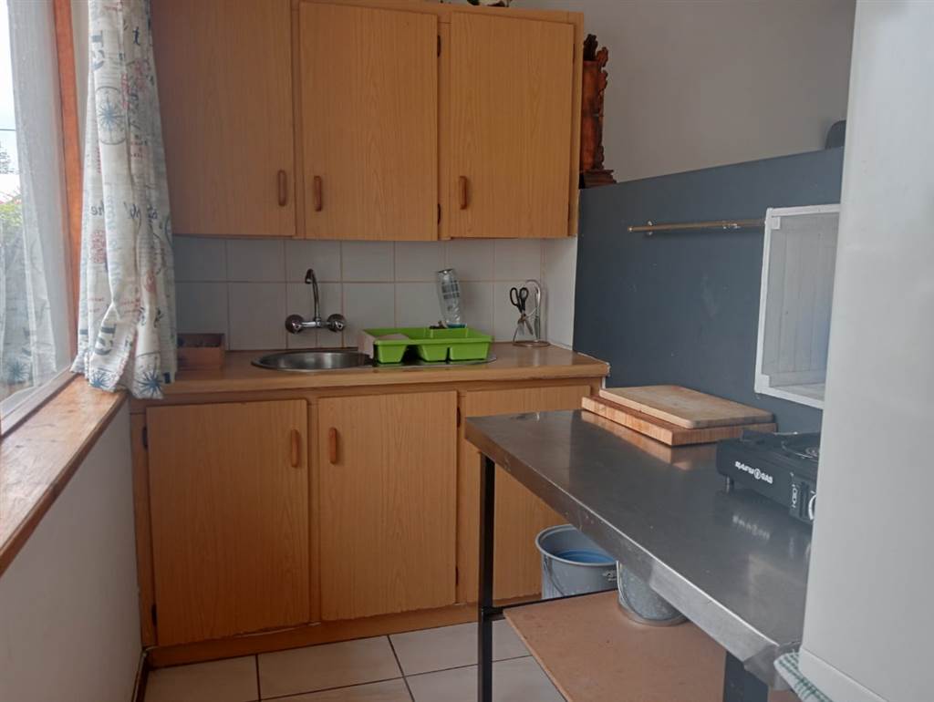 1 Bed Apartment in Hartenbos photo number 2