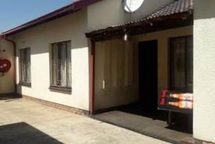 4 Bed House in Embalenhle photo number 3