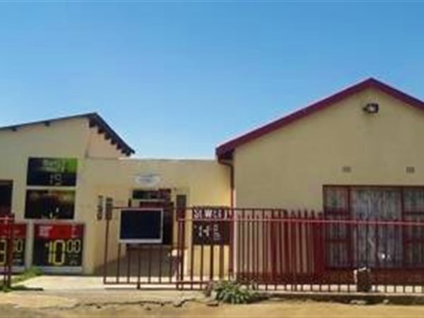 4 Bed House in Embalenhle
