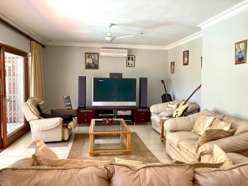 4 Bed Townhouse in Ballito photo number 17