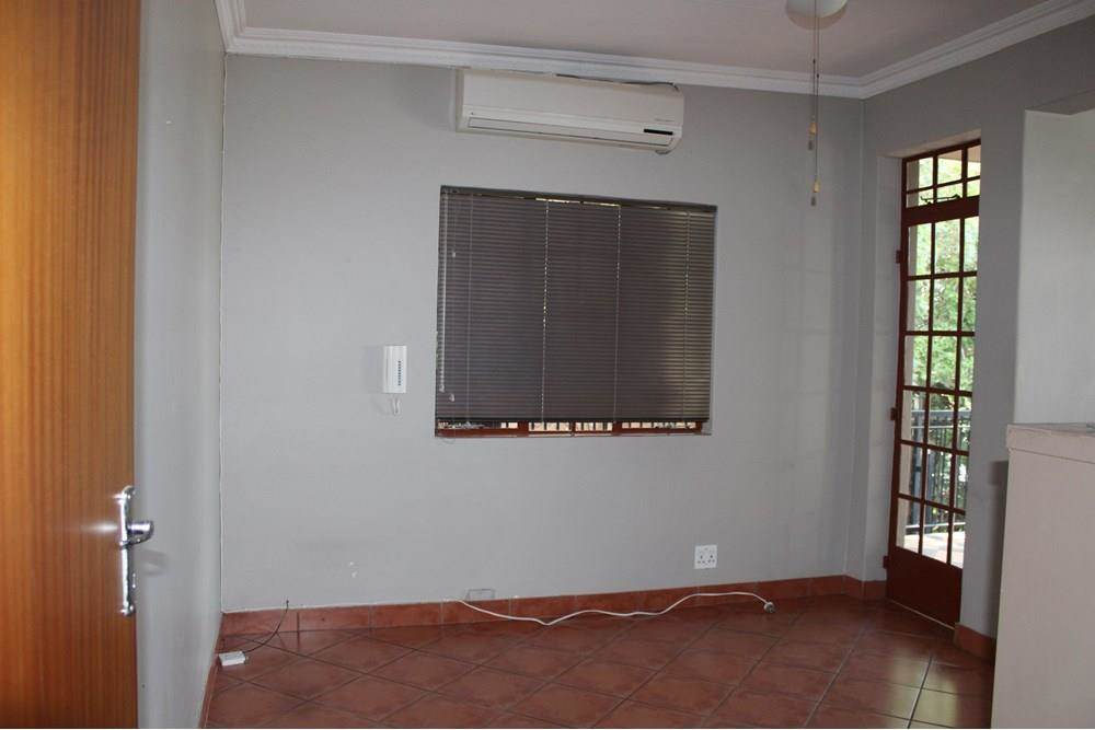 3 Bed House in Pretoria North photo number 16