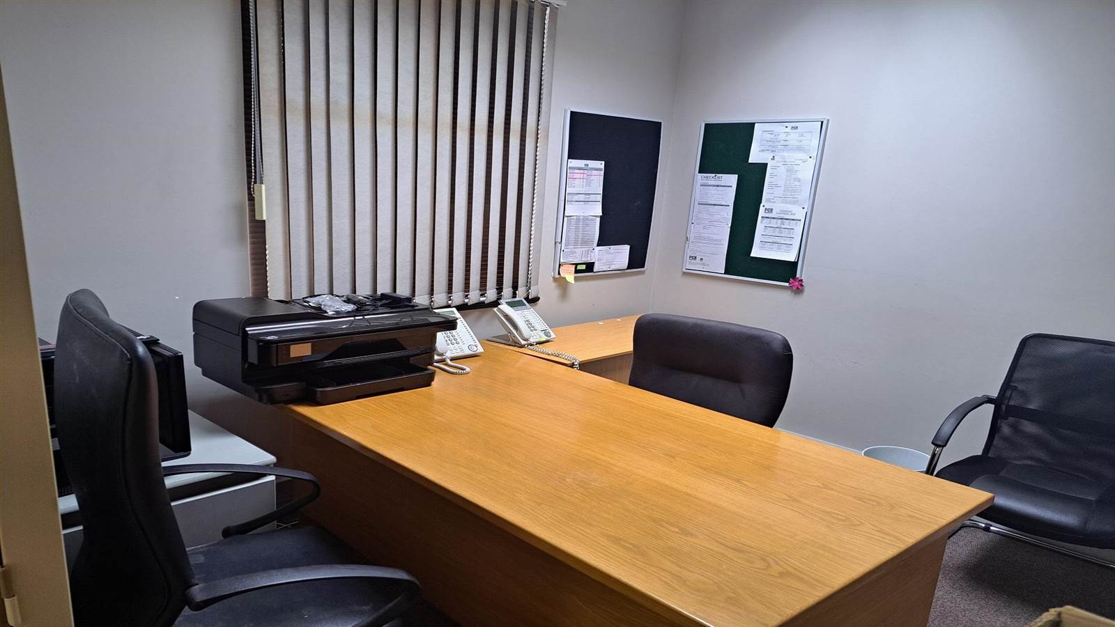 621.99  m² Office Space in Kloof photo number 5