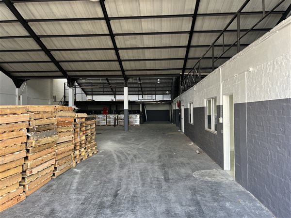 1290  m² Industrial space in Epping