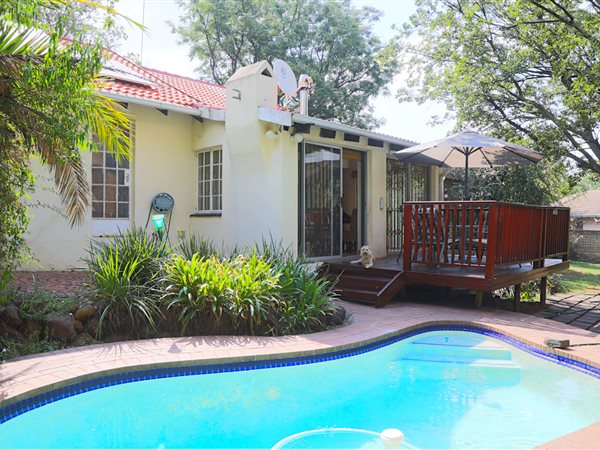 4 Bedroom House 4 Bedroom House