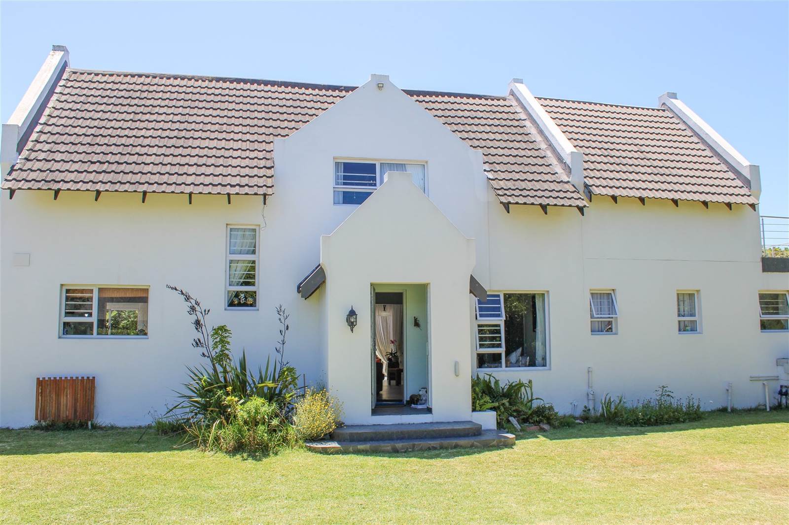 4 Bed House in St Francis Bay photo number 1
