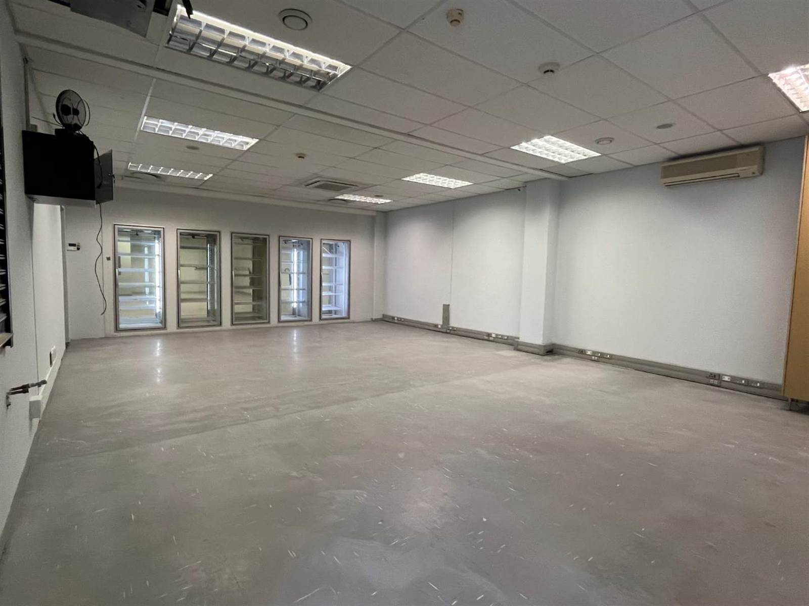 1222  m² Commercial space in Claremont photo number 11