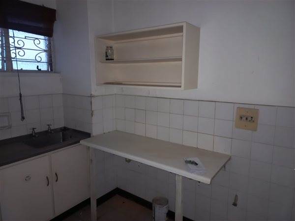 1 Bed Apartment in Durban CBD photo number 6