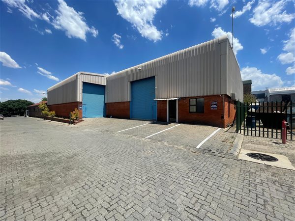 1 176  m² Industrial space