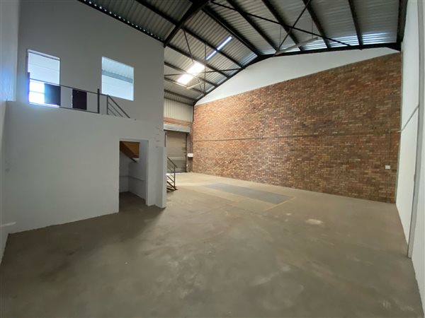 152 m² Industrial space 152 m² Industrial space