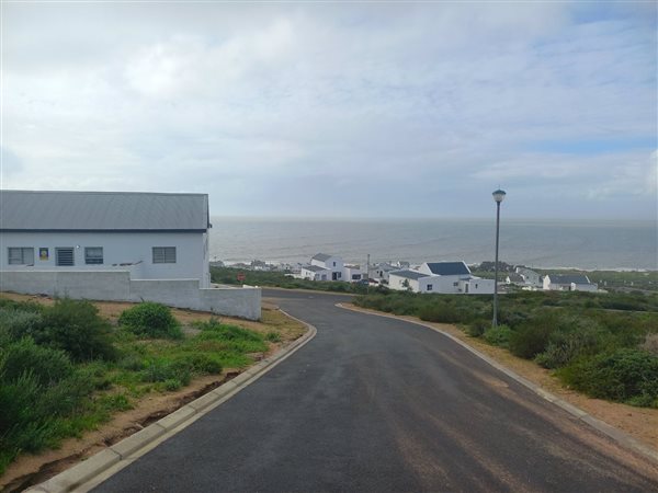 425 m² Land