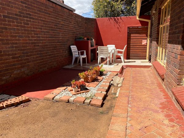 2 Bedroom Townhouse 2 Bedroom Townhouse